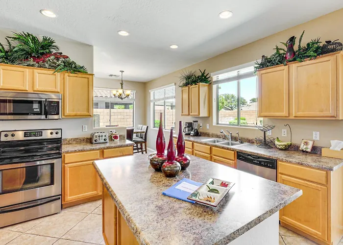 Near Parks & Golf Courses: Gilbert W/ Patio! * Queen Creek