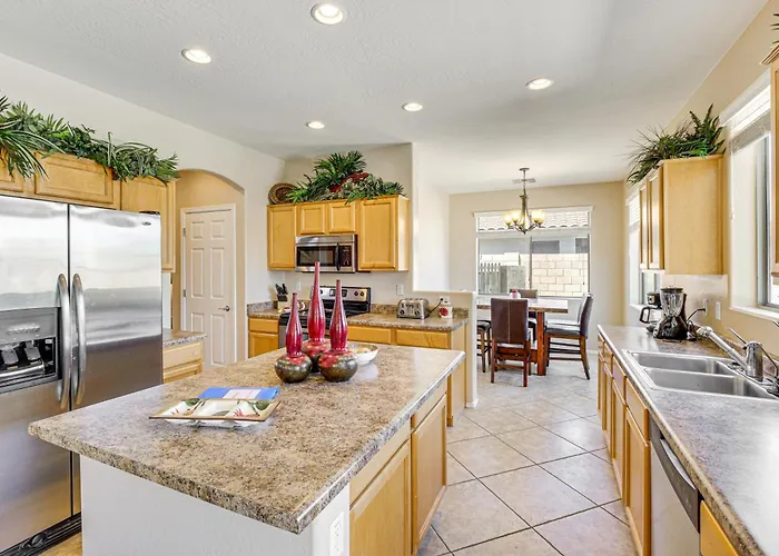 Holiday home Near Parks & Golf Courses: Gilbert W/ Patio! Queen Creek