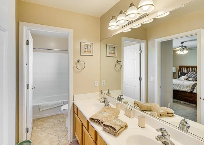 Near Parks & Golf Courses: Gilbert W/ Patio! Holiday home Queen Creek