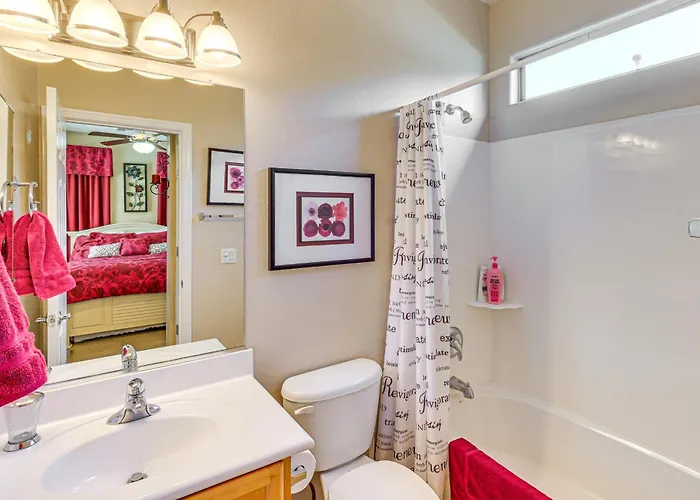 Near Parks & Golf Courses: Gilbert W/ Patio! *